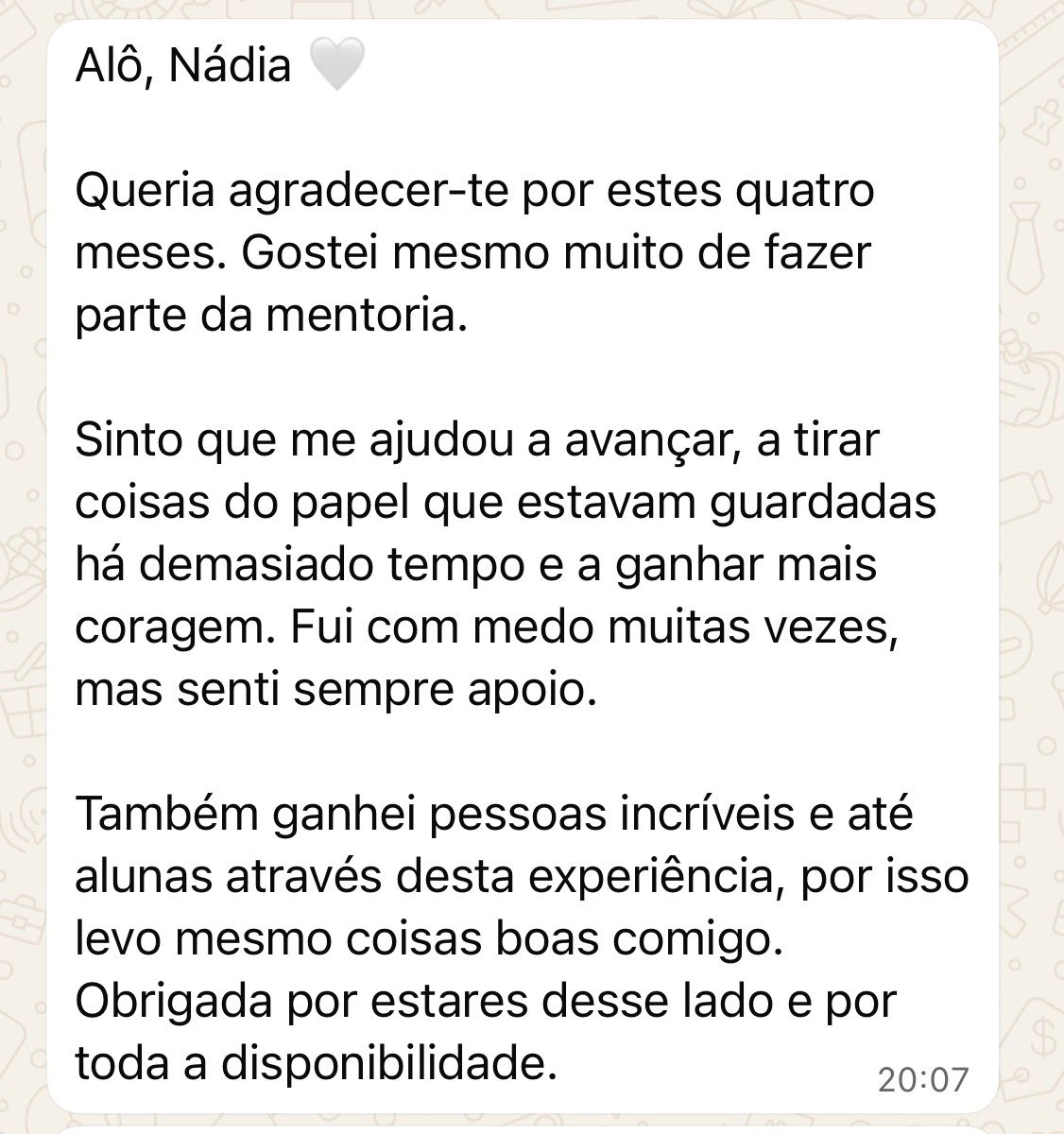 Print de uma mentorada sobre tirar ideias do papel, ganhar coragem e sentir apoio.